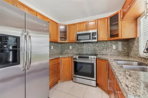 5221 SW 90th Terrace Cooper City FL 33328