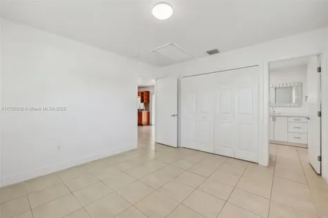 5221 SW 90th Terrace Cooper City FL 33328