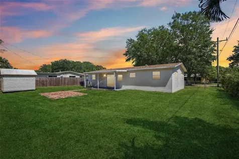 5221 SW 90th Terrace Cooper City FL 33328