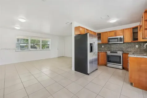 5221 SW 90th Terrace Cooper City FL 33328