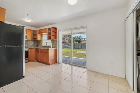 5221 SW 90th Terrace Cooper City FL 33328
