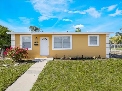 215 NW 11th Avenue Boynton Beach FL 33435
