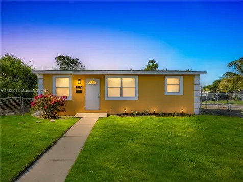 215 NW 11th Avenue Boynton Beach FL 33435