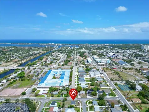 215 NW 11th Avenue Boynton Beach FL 33435