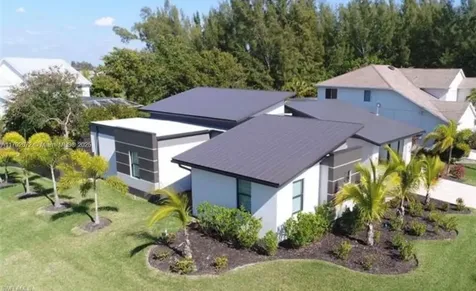 3823 SW 3rd Street Cape Coral FL 33991