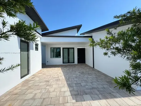 3823 SW 3rd Street Cape Coral FL 33991