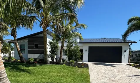 3823 SW 3rd Street Cape Coral FL 33991