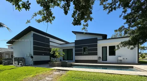 3823 SW 3rd Street Cape Coral FL 33991