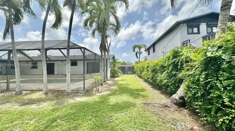 19241 SW 93rd Road Cutler Bay FL 33157
