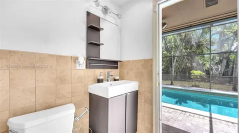 19241 SW 93rd Road Cutler Bay FL 33157