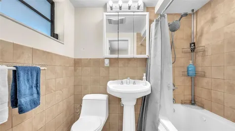 19241 SW 93rd Road Cutler Bay FL 33157