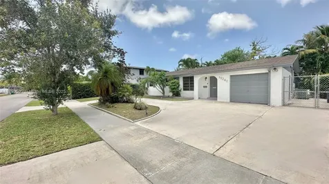 19241 SW 93rd Road Cutler Bay FL 33157