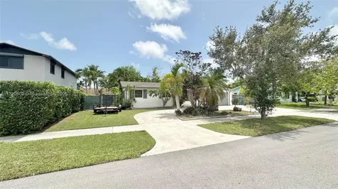 19241 SW 93rd Road Cutler Bay FL 33157