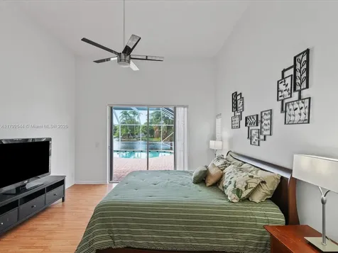 1230 SW 102nd Avenue Pembroke Pines FL 33025