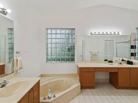 1230 SW 102nd Avenue Pembroke Pines FL 33025