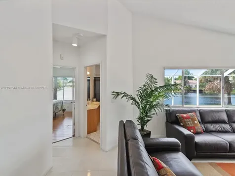 1230 SW 102nd Avenue Pembroke Pines FL 33025