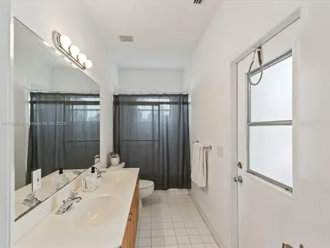 1230 SW 102nd Avenue Pembroke Pines FL 33025