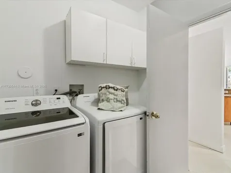 1230 SW 102nd Avenue Pembroke Pines FL 33025