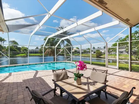1230 SW 102nd Avenue Pembroke Pines FL 33025