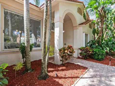 1230 SW 102nd Avenue Pembroke Pines FL 33025