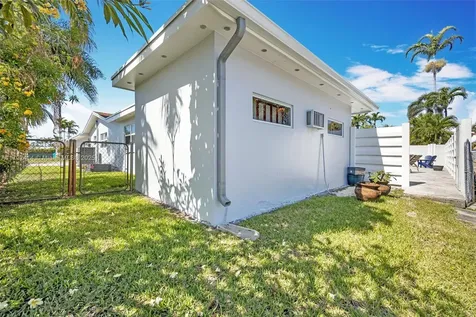 4701 Garfield Street Hollywood FL 33021