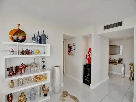 18011 Biscayne Boulevard Aventura FL 33160