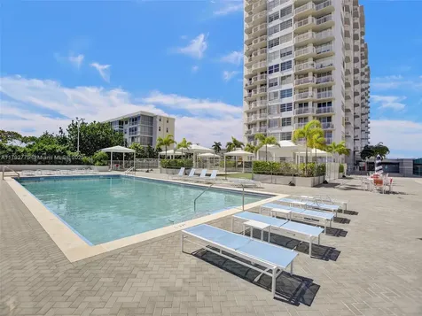 18011 Biscayne Boulevard Aventura FL 33160