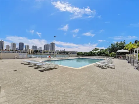 18011 Biscayne Boulevard Aventura FL 33160