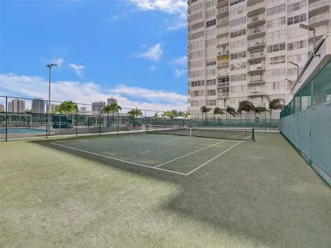 18011 Biscayne Boulevard Aventura FL 33160