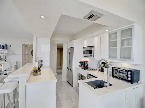 18011 Biscayne Boulevard Aventura FL 33160