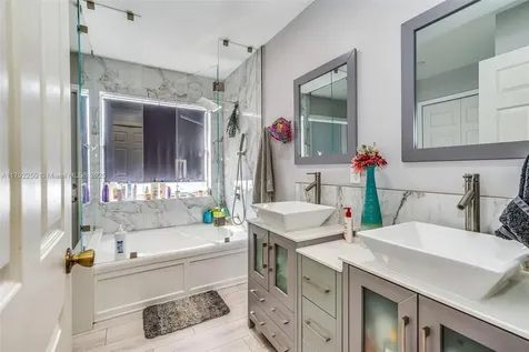14024 N Cypress Cove Circle Davie FL 33325