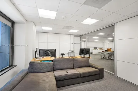 1 SE 3rd Avenue Miami FL 33131
