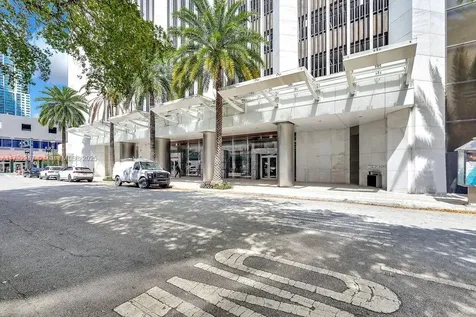 1 SE 3rd Avenue Miami FL 33131