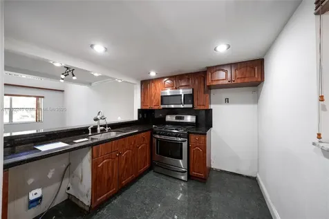 17911 NW 68th Avenue Hialeah FL 33015