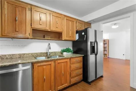 11 Island Avenue Miami Beach FL 33139