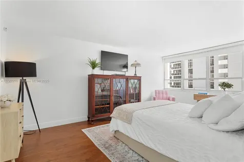 11 Island Avenue Miami Beach FL 33139