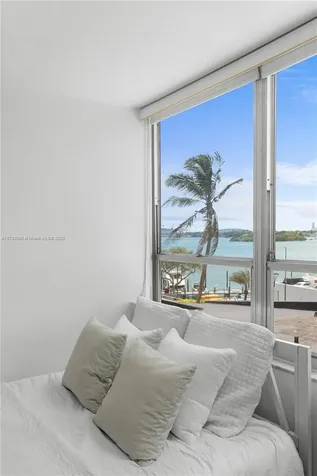 11 Island Avenue Miami Beach FL 33139