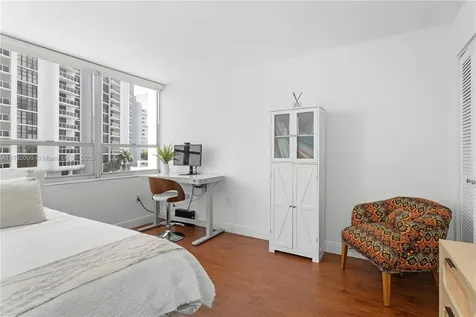 11 Island Avenue Miami Beach FL 33139