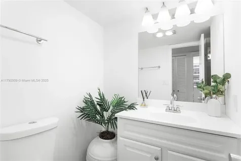 11 Island Avenue Miami Beach FL 33139