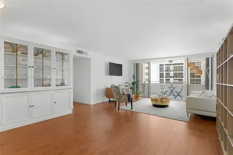 11 Island Avenue Miami Beach FL 33139