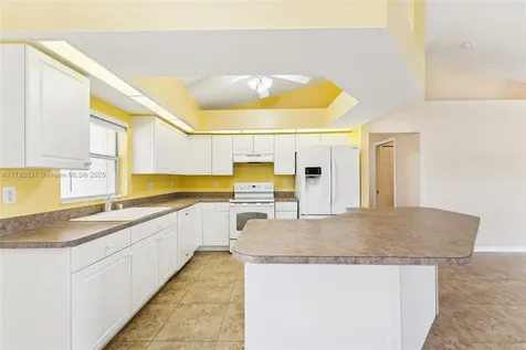 2716 SW 2nd Lane Cape Coral FL 33991