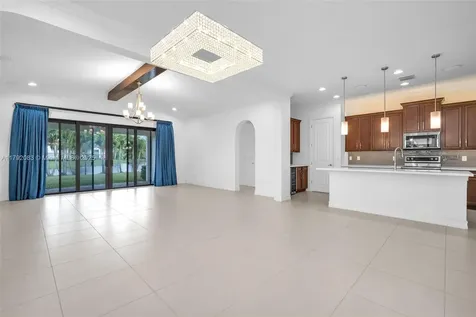 1291 SW 113th Way Pembroke Pines FL 33025