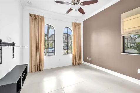 1291 SW 113th Way Pembroke Pines FL 33025