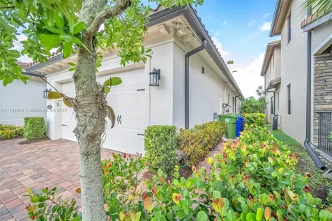1291 SW 113th Way Pembroke Pines FL 33025