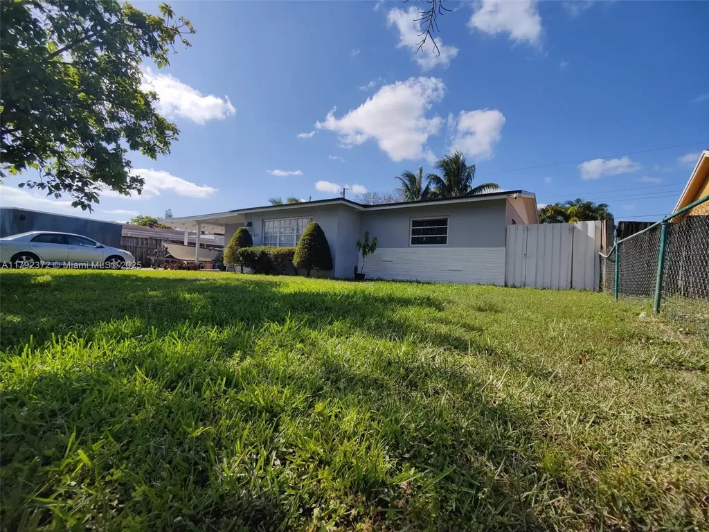 5331 SW 57th Court Davie FL 33314