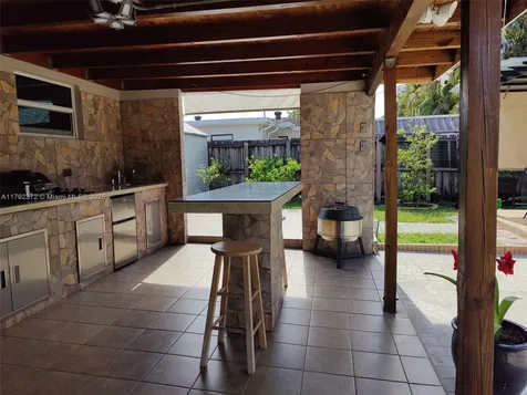 5331 SW 57th Court Davie FL 33314