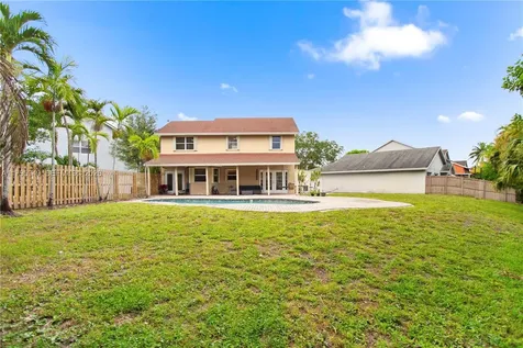1051 SW 95th Terrace Pembroke Pines FL 33025