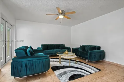 1051 SW 95th Terrace Pembroke Pines FL 33025
