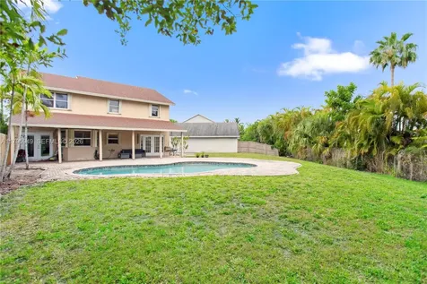 1051 SW 95th Terrace Pembroke Pines FL 33025