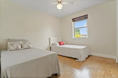 1051 SW 95th Terrace Pembroke Pines FL 33025